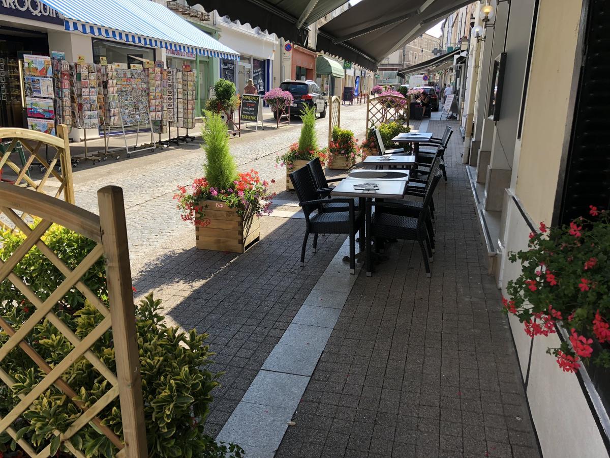 Hotel Restaurant Herard Bourbonne-les-Bains Eksteriør bilde